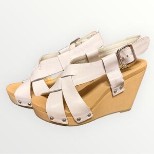 NWOT Volatile Women's Wedge Sandals